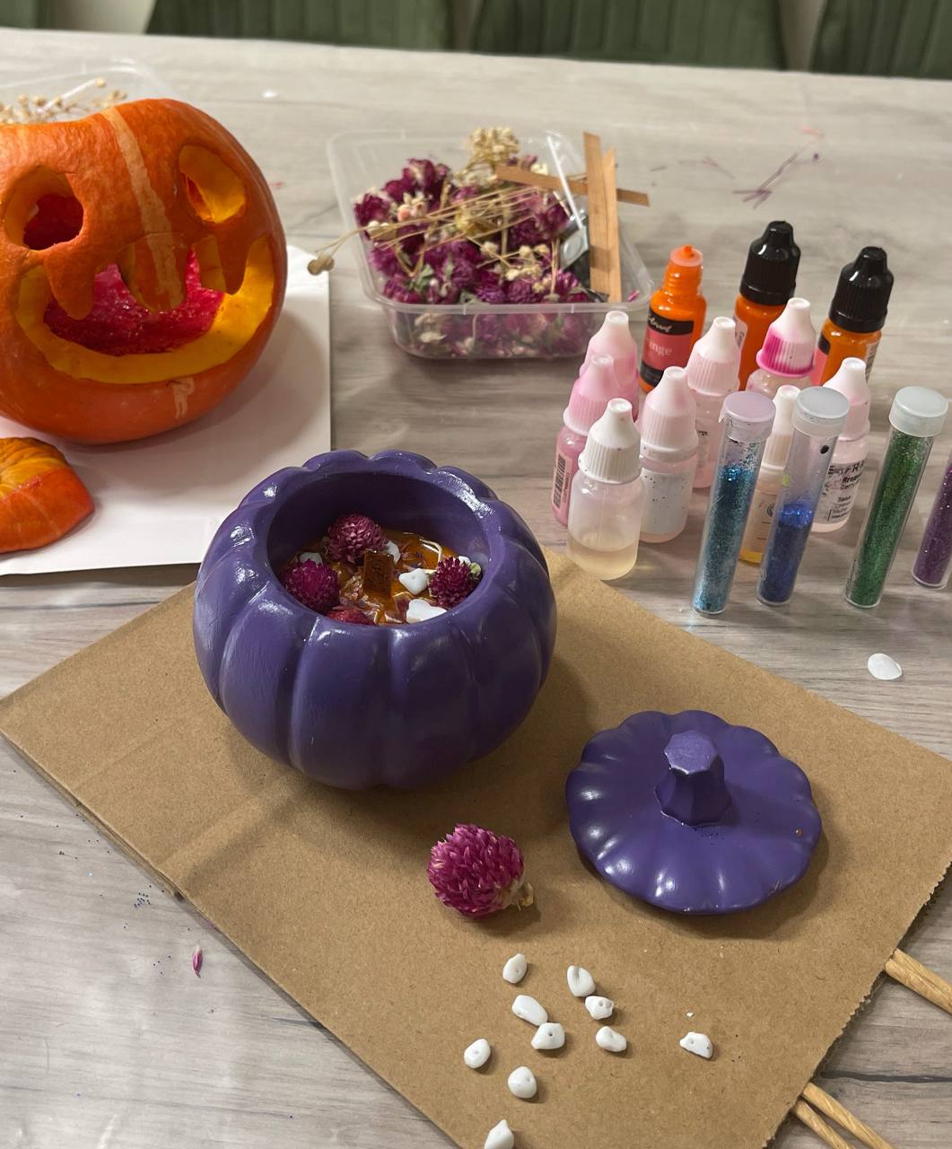 Свеча в кашпо из гипса